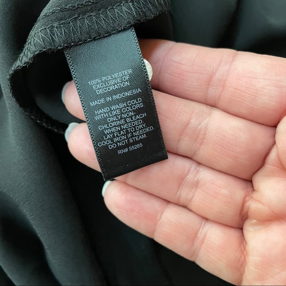 *EXPRESS* Lace Cap Sleeve Mock Neck Blouse - Picture 8 of 9